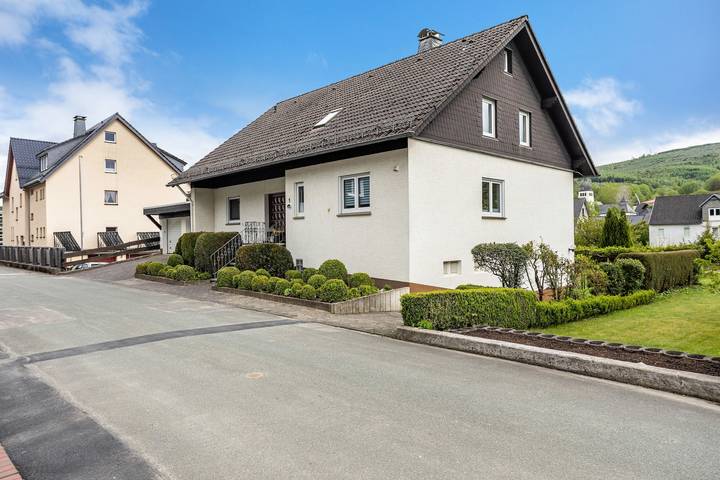 Ganze Wohnung, Ferienwohnung Niemeier, 97 m² mit Balkon und Wlan in Hoppecke, Brilon