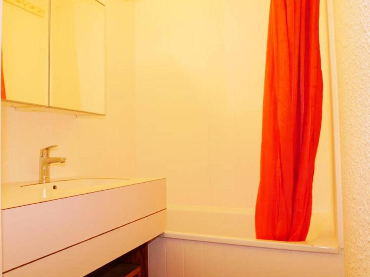 Appartement entier, Appartement chaleureux près des pistes avec cheminée in La Plagne, Bellentre