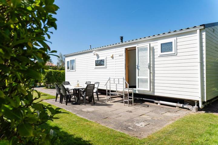 Glamping voor 4 personen, met Terras en Tuin in Walcheren