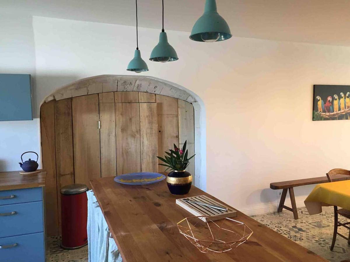 Four-Bedroom House in Saint-Thomas-de-Conac, Région de Jonzac