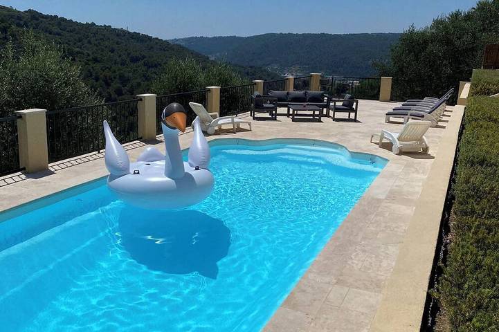 Ferienhaus für 6 Personen, mit Whirlpool und Garten in Nizza