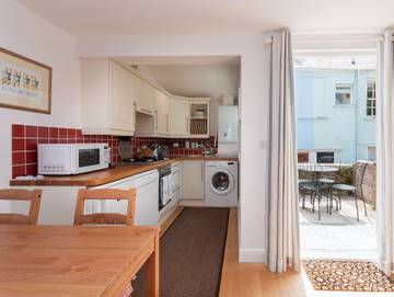 Holiday Home for 4 People in Dartmouth, Devon, Photo 3