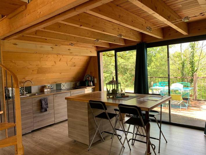 Location de vacances pour 4 personnes, avec vue ainsi que piscine et jardin à Saint-Martin-Labouval - 3