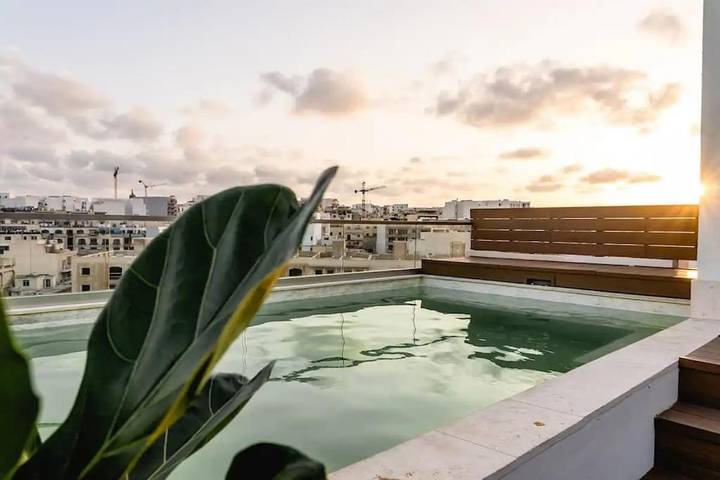 Appartement de vacances pour 6 personnes, avec terrasse ainsi que piscine et vue