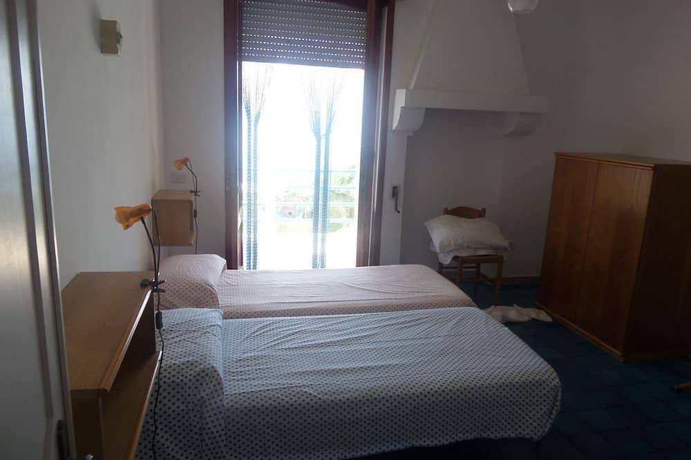 Apartamento entero, Apartamento en villa en el mar (primer piso) in Marina Serra, Tricase