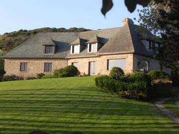 Gîte pour 9 personnes, avec jardin, animaux acceptés à Omonville-la-Rogue