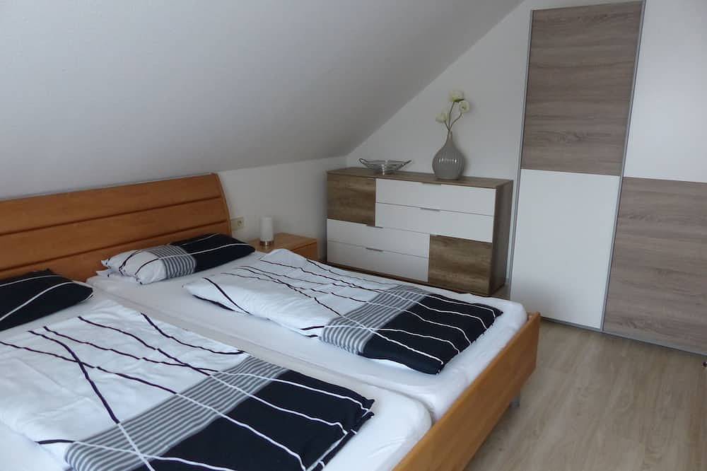 Ganze Wohnung, Ferienwohnung in ruhiger, sonniger Lage mit traumhafter Aussicht in Alpirsbach, Mittlerer Schwarzwald