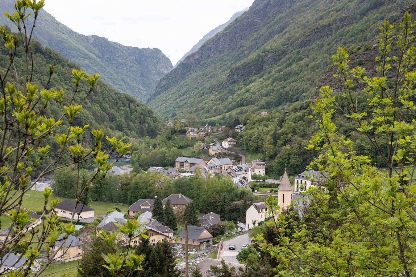 Casa de Vacaciones 'Cottage Au Calme' con Vista a la Montaña, Terraza Privada y Jardín Privado in Gèdre, Parque nacional de los Pirineos