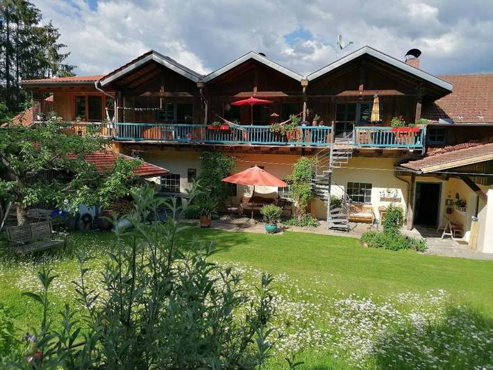 Ferienwohnung für 3 Personen, mit Balkon und Garten sowie Ausblick