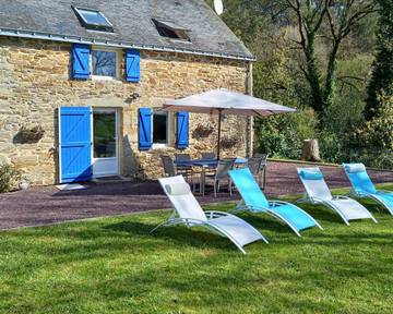 Gîte pour 4 personnes, avec vue et jardin à Marzan