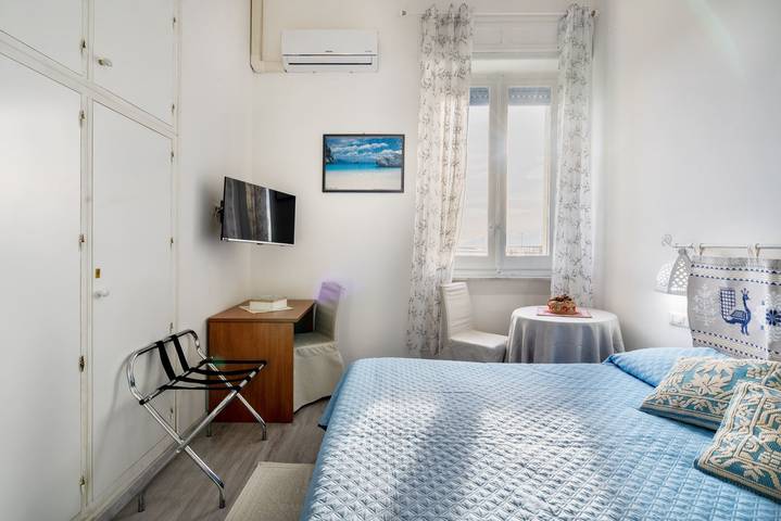 Hotel für 3 Personen in Cagliari - 4
