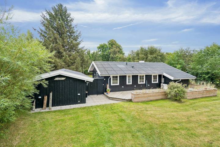 Ferienhaus für 4 Personen, mit Terrasse und Garten in Tversted