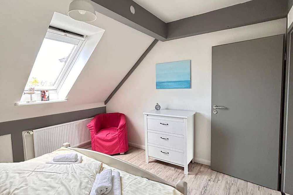 Ganze Wohnung, Gemütliche Dachgeschosswohnung 'Brachvogel' mit Charme in Pellworm, Nordfriesische Inseln