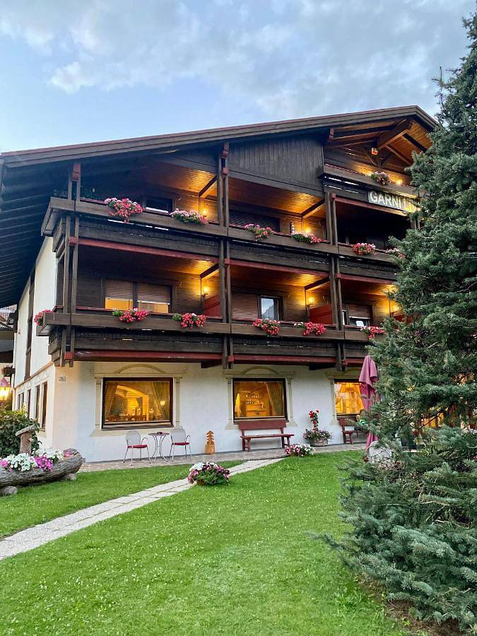 Hotel Garni Living in San Candido, Dolomites de Sesto