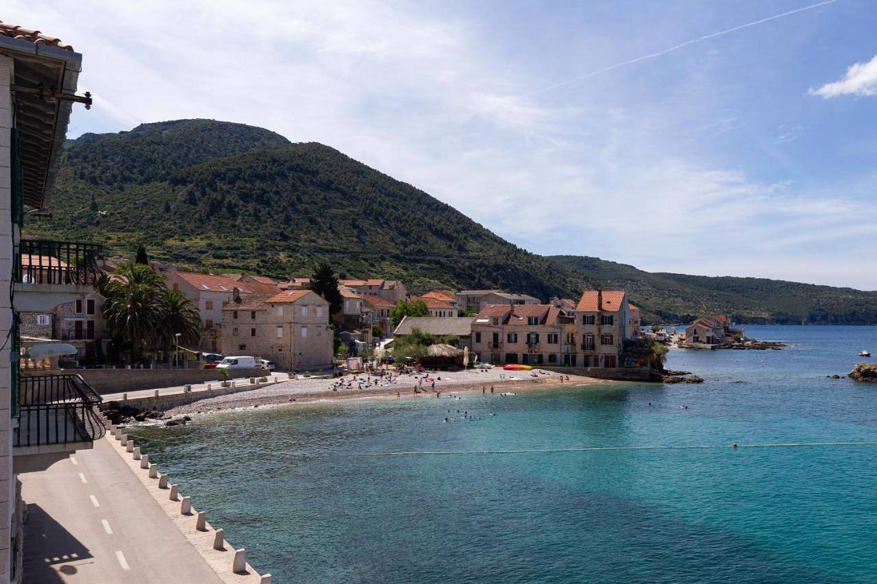 Mira Sea Front Guesthouse in Komiža, Split-Dalmatie