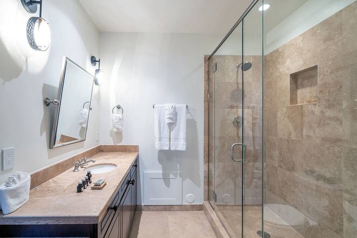 Vacation rental for 14 people, with balcony and hot tub in Telluride Ski Resort