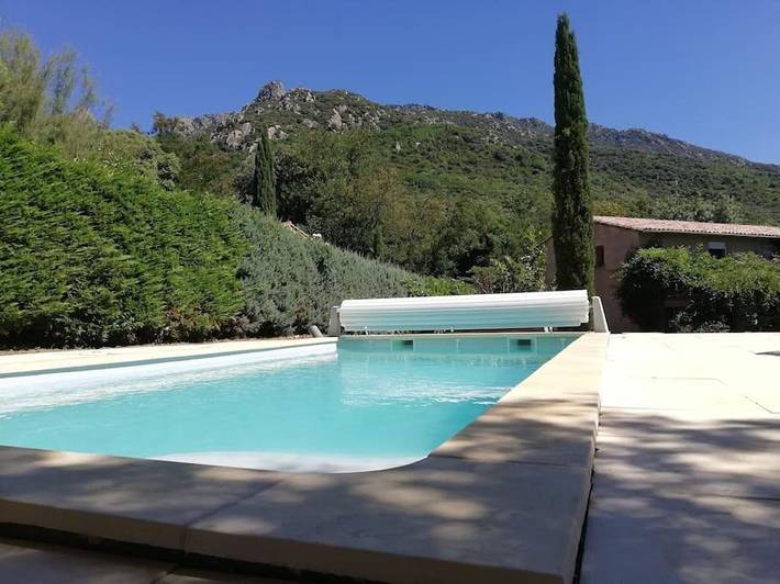 Maison de vacances pour 10 personnes, avec piscine et jardin ainsi que vue et balcon