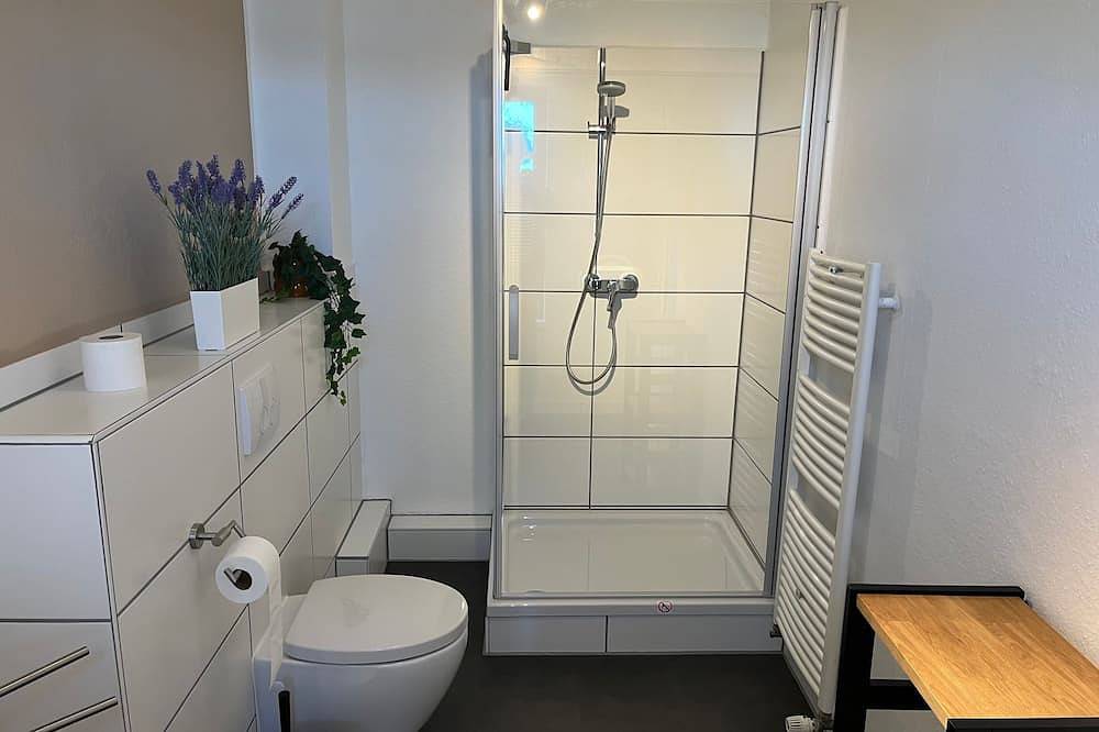 Ganze Wohnung, Fewo 3 mit 1 Sz (2-4 Pers.) Og / 1 Haustier erlaubt - Villa Seeheim Ferienobjekt in Stove, Boiensdorf