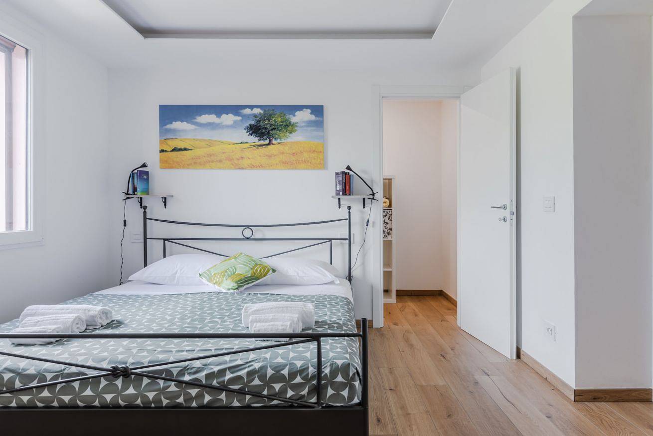 Appartement entier, Countryside Apt with Swimming Pool and Parking in Cascina, Riviera Italienne