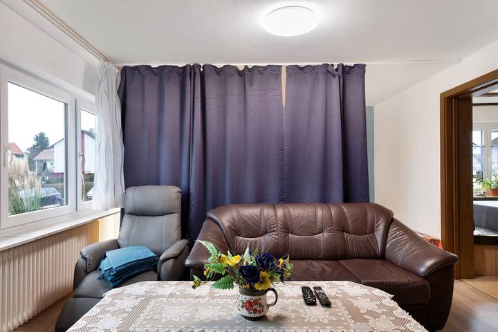 Ganze Wohnung, Ferienwohnung 'Pension Zum Europapark' mit Bergblick, Gemeinschaftsterrasse und Wi-Fi in Teningen, Südschwarzwald