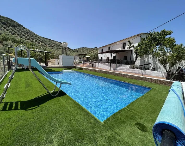 Ferienhaus für 12 Personen, mit Garten und Ausblick sowie Pool, mit Haustier - 1