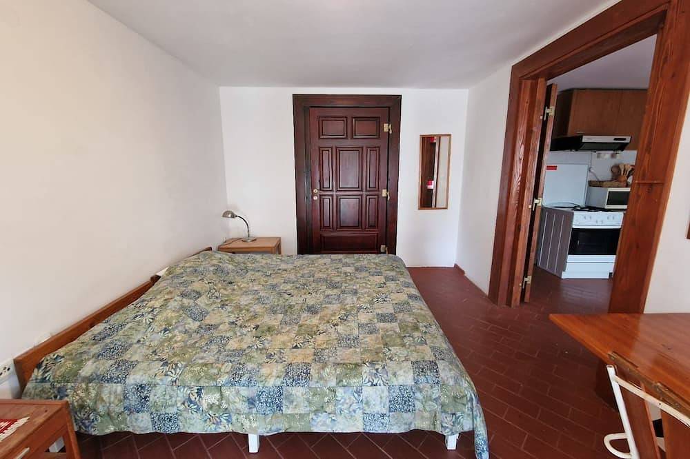 Authentische Cliff-Villa, mit Pool, private Treppe zum versteckten Strand –Budva in Opština Budva