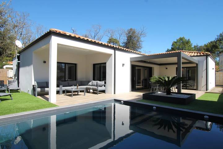 Maison de vacances pour 8 personnes, avec Terrasse ainsi que Jardin et Piscine