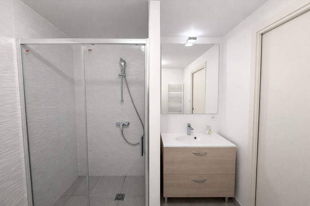 Ganze Wohnung, Charmant appartement avec balcon a Courbevoie - 4P in Courbevoie, Hauts-de-Seine