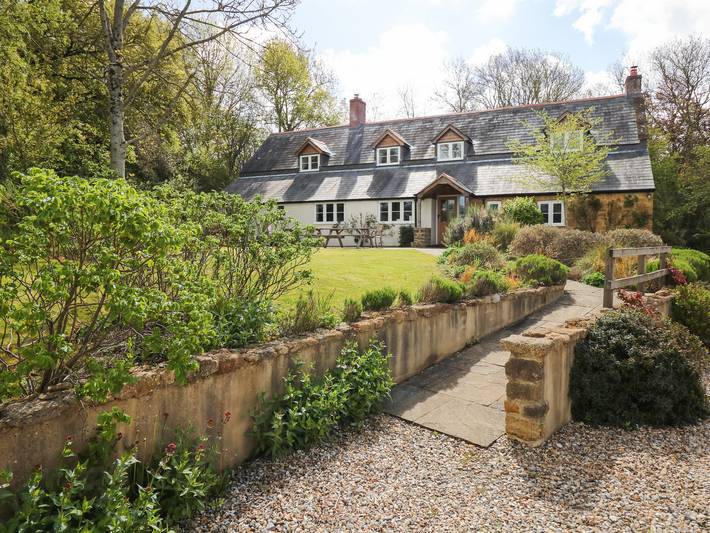 Cottage for 12 people, with garden, with pets in Dorset