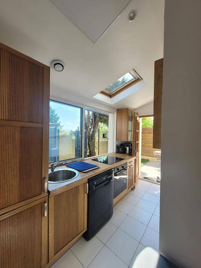 Location de vacances pour 5 personnes, avec jardin à Garches - 4