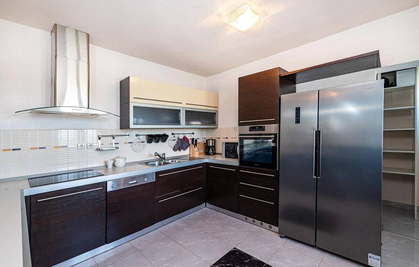 Villa voor 9 personen met balkon in Općina Sveti Filip i Jakov, Zadar