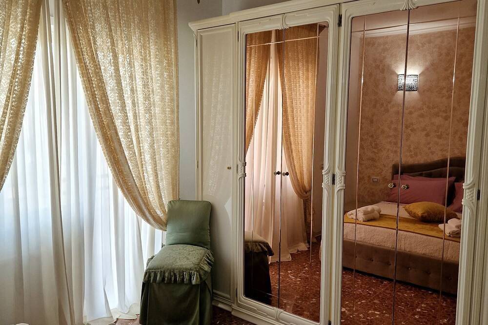 Apartamento entero, Vacation House Fiore Ciampino Airport - Rome Station in Ciampino, Castelli Romani