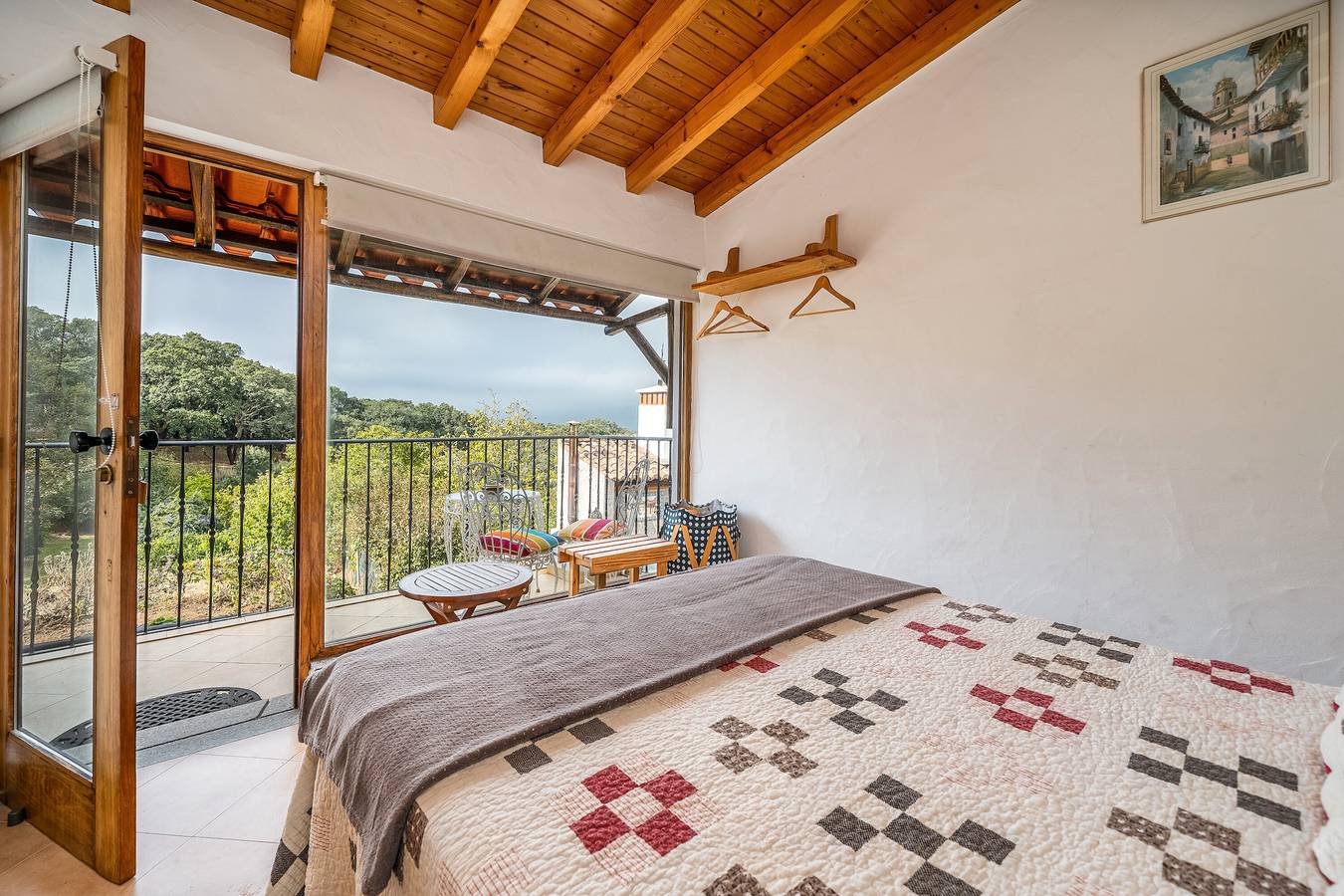 Apartamento inteiro, Apartamento 'Suíte' com Jardim Partilhado, Wi-Fi e Ar Condicionado in Monchique, Distrito de Faro