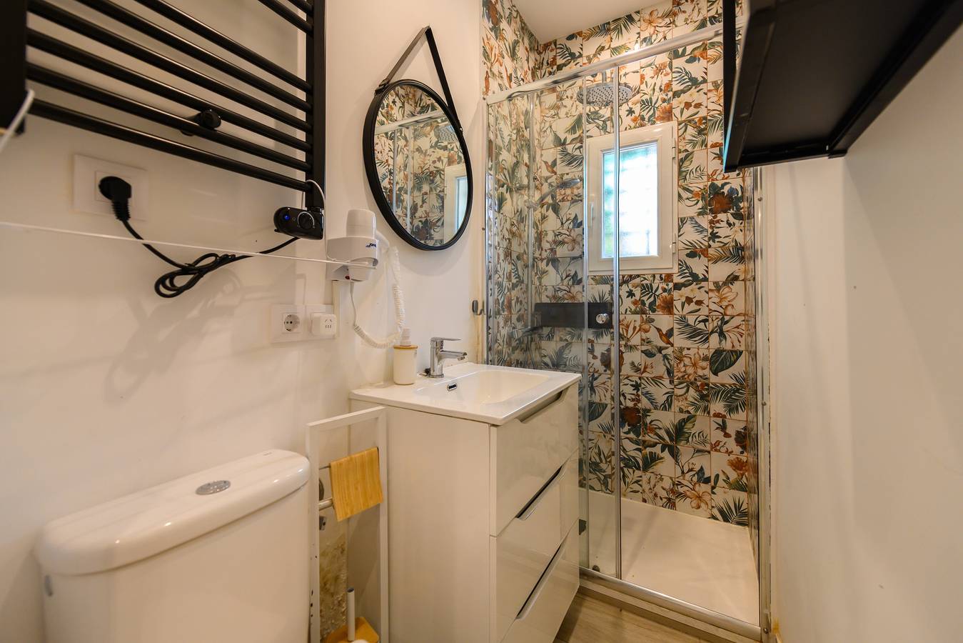 Ganze Ferienwohnung, M (Hdb1204)La Paz: Habitación con confort y esenc in Madrid, Madrid Province