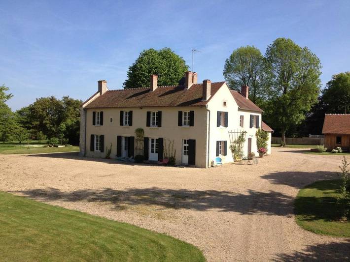 Chambre d’hôte pour 3 personnes, avec Terrasse et Jardin ainsi que Piscine et Vue