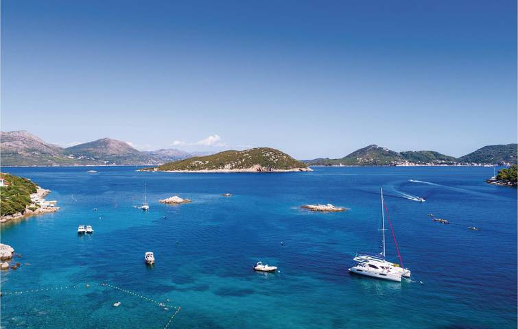 Reizendes Apartment mit einem Schlafzimmer, Pool und Zugang zum Strand in Grad Dubrovnik, Dubrovnik-Neretva