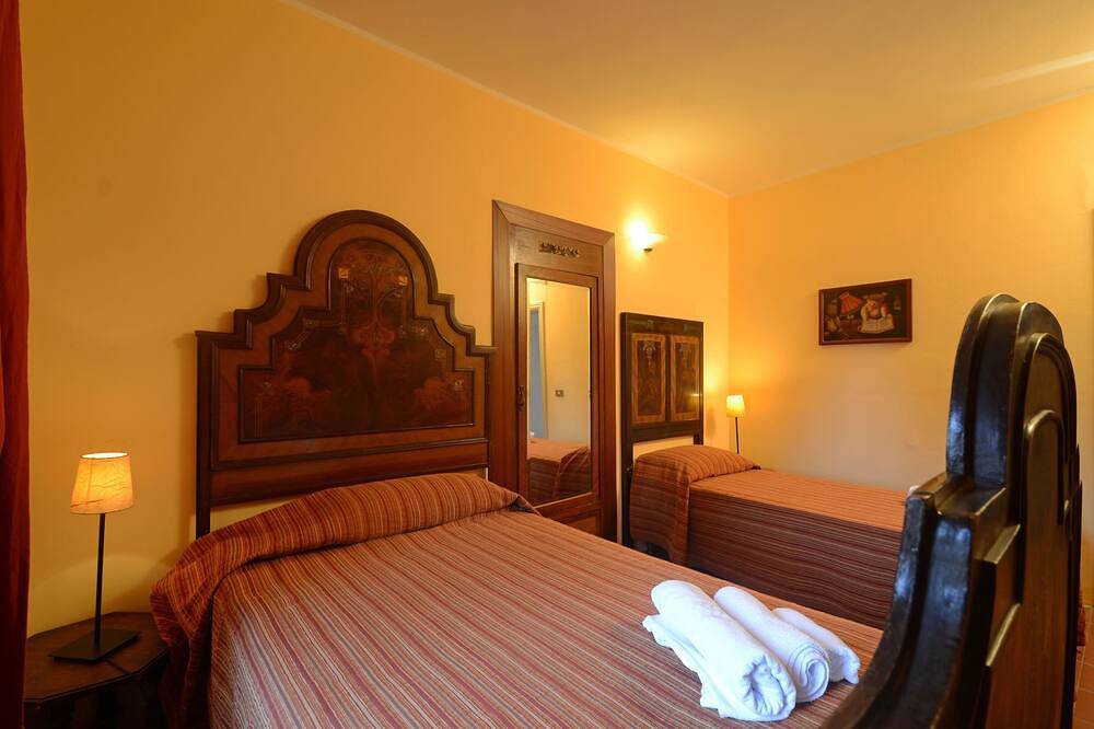 Foresteria 3 : tra Umbria e Toscana, Piscina e Jacuzzi riscaldate, campo giochi. in Città della Pieve, Perugia e dintorni