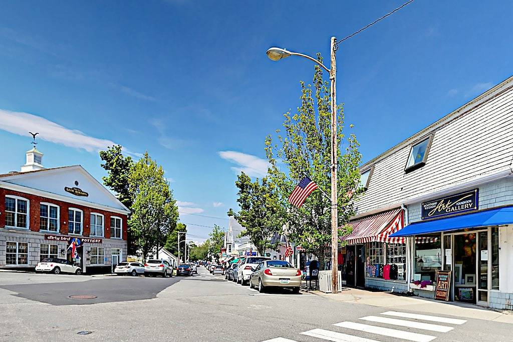 Ganze Wohnung, Boothbay Harbor penthouse in the heart of downtown with harbor views in Boothbay Harbor, Lincoln County (Maine)