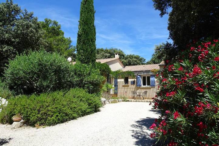 Location de vacances pour 6 personnes, avec jacuzzi ainsi que jardin et terrasse à Garrigues-Sainte-Eulalie
