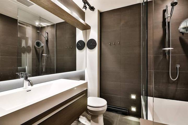 Vacation rental for 4 people, with hot tub and balcony in Montreal