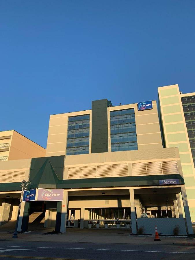 Hotel für 4 Personen, mit Ausblick und Pool sowie Balkon - 1