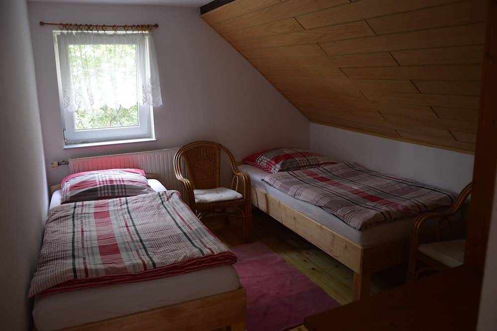 Ganze Wohnung, Ferien auf dem Bauernhof, ruhige Lage mit viel Platz und vielen Tieren in Weißenberg, Oberlausitz Niederschlesien