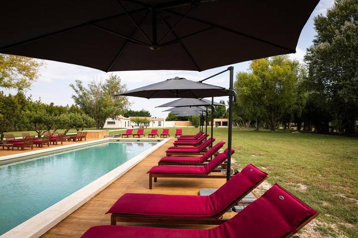 Maison d’hôte pour 4 personnes, avec jacuzzi et sauna ainsi que piscine et jardin