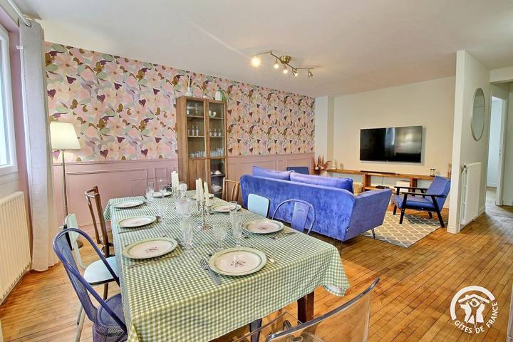 Gîte pour 9 personnes, avec jardin à Pontivy