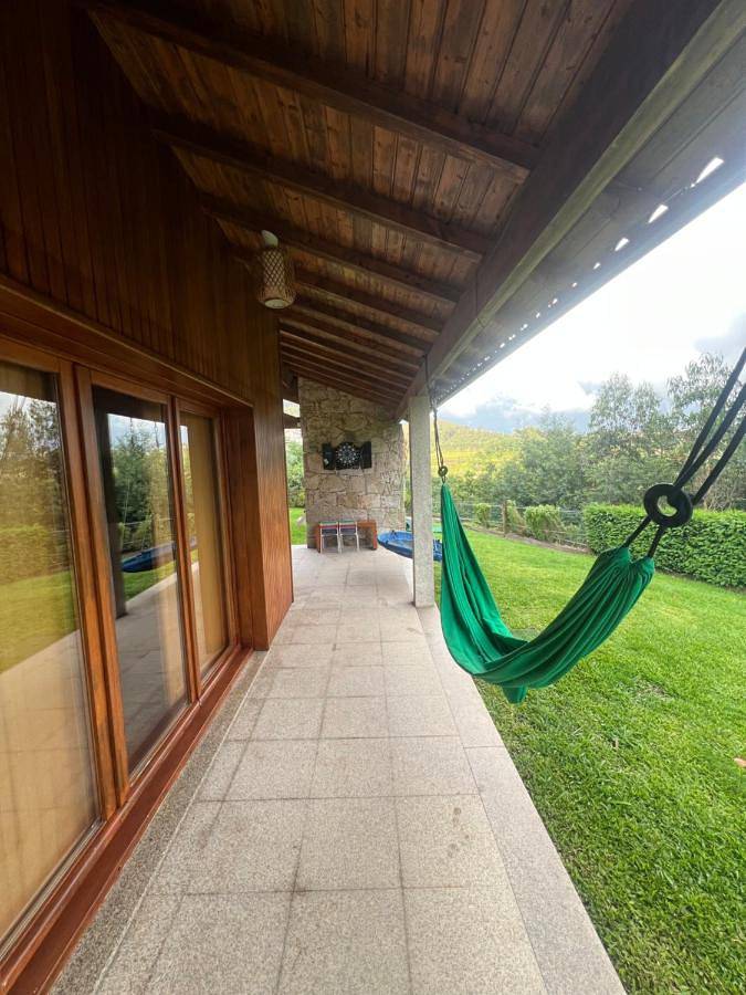 Location de vacances pour 8 personnes, avec piscine et jardin ainsi que vue et bassin pour enfant, animaux acceptés dans Vilarinho (Valdosende) - 4