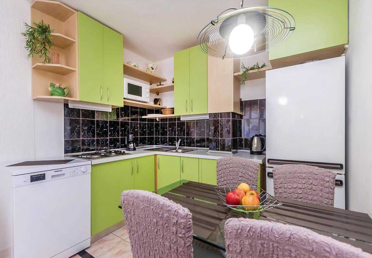 Ganzes Studio, Apartments Ivni in Cesarica, Naturpark Velebit