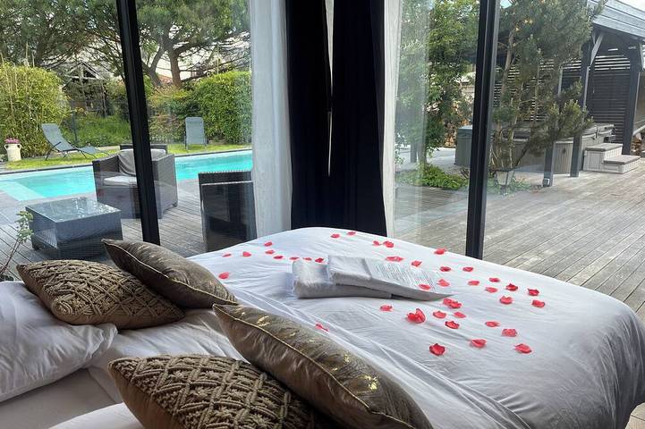 Location de vacances pour 2 personnes, avec jacuzzi et jardin à Les Ormes - 4