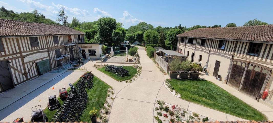 Location de vacances pour 4 personnes, avec vue et jardin, adapté aux familles dans Lac d'Amance - 3