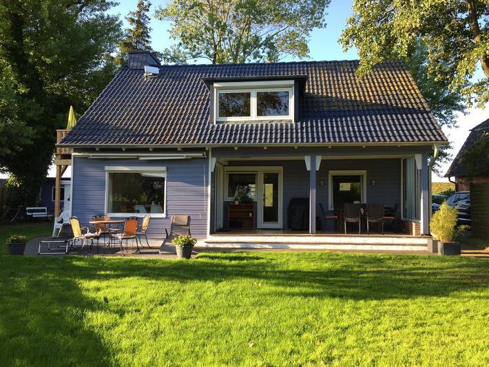 Ferienhaus für 6 Personen, mit Balkon und Terrasse sowie Garten in Schönberg