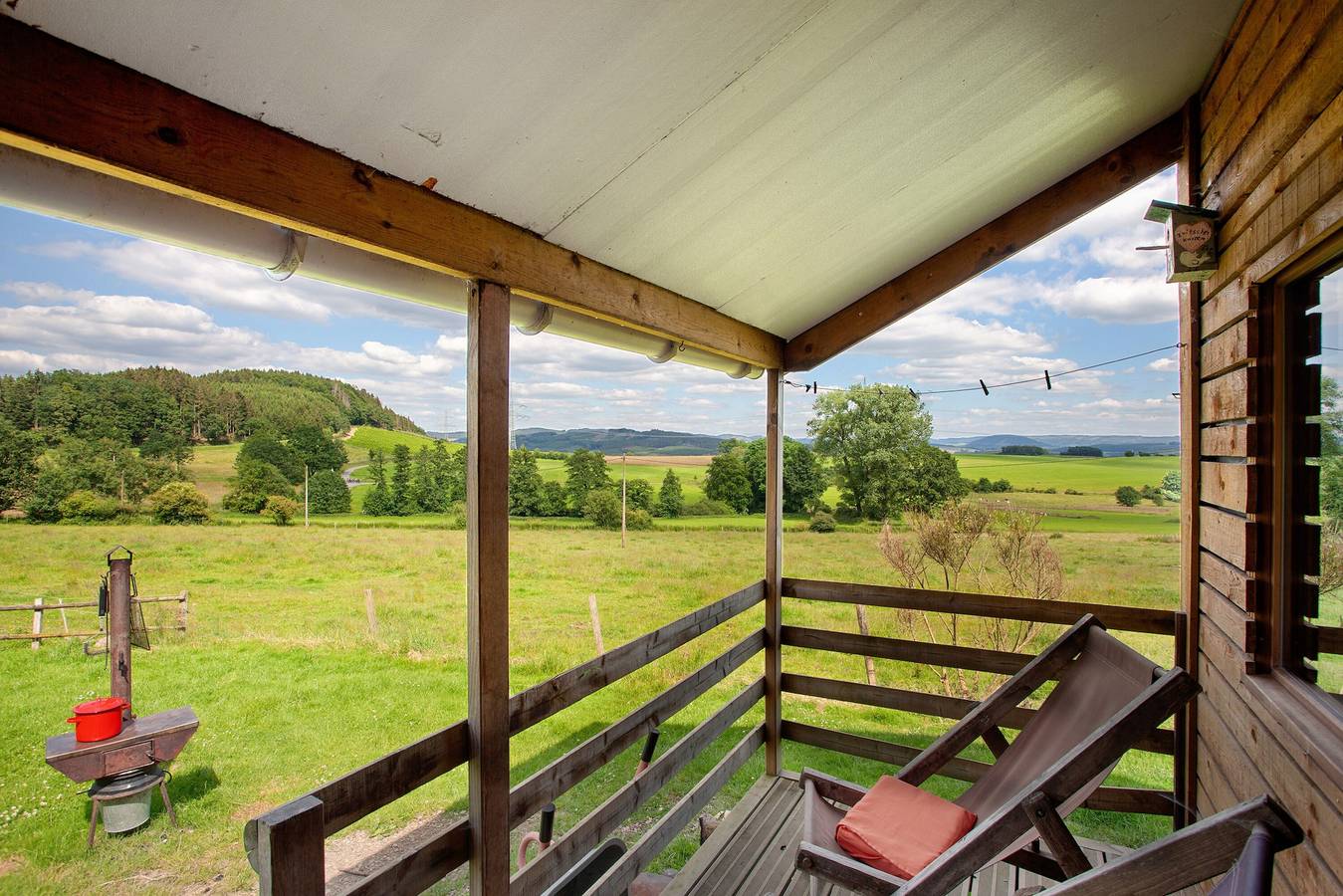 Ganze Wohnung, Ferienwohnung 'Ferienhütte Eiken' mit privater Terrasse und Gemeinschaftsgarten "stromloser Urlaub" in Schmallenberg, Hochsauerlandkreis